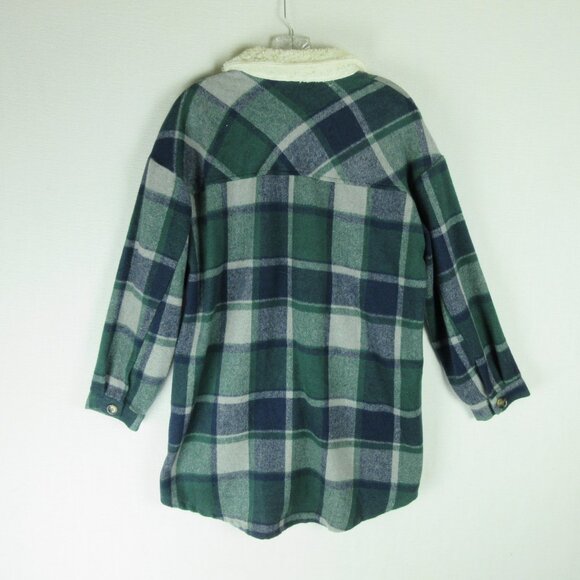 Davi & Dani Leading the Way Full Size Plaid Shacket with Faux Fur Collar Size S - Picture 6 of 11